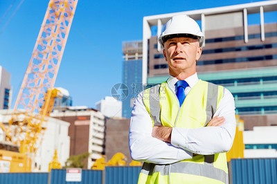 工地建設(shè)者的身影 守護(hù)城市的安全與未來